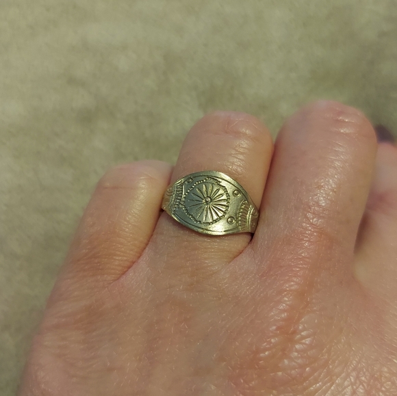 Adjustable Silver Tone Ring - Picture 2 of 10